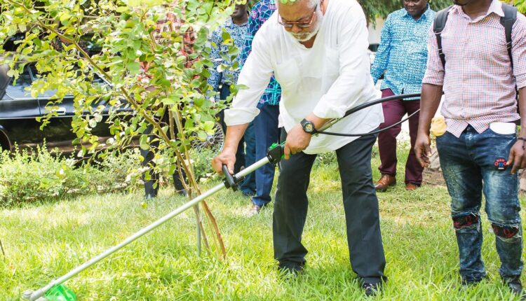 Rawlings pruners, Motorized pruner, slasher, COCOBOD, Cocoa Post,