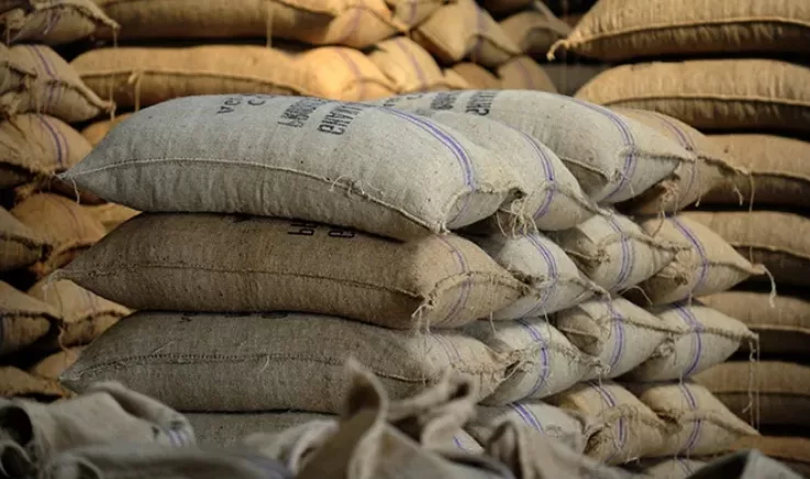 Ghana, cocoa contracts, cocoa smuggling, bad weather, poor harvest,